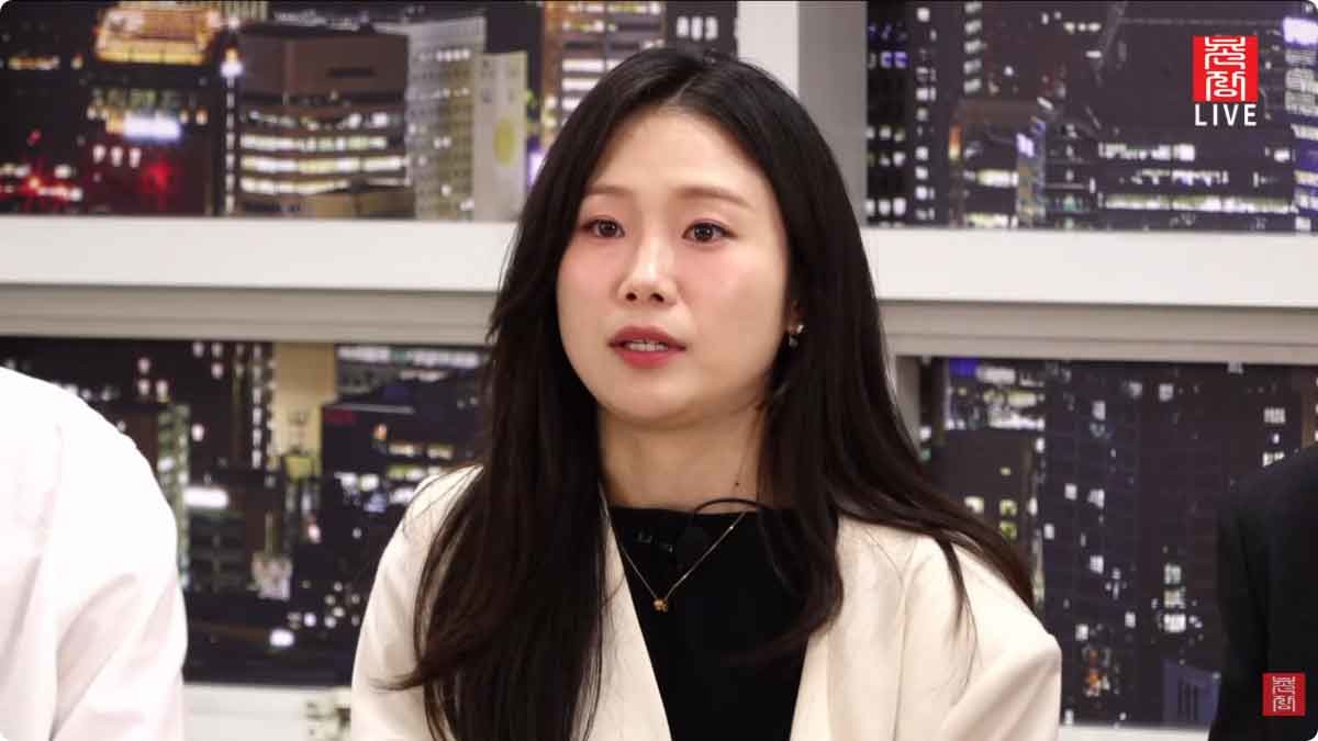라이브 방송에 출연한 31기 순자. / 유튜브 '촌장엔터테인먼트TV'