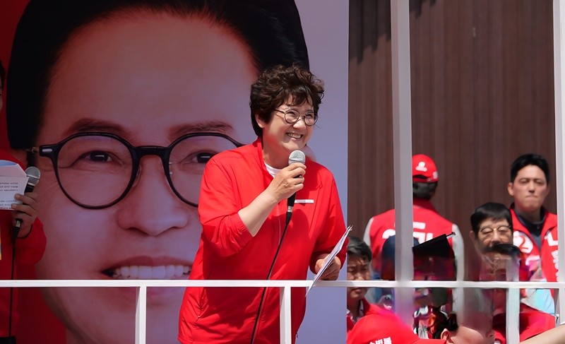 울진 곳곳을 누비며 지지세 확산에 총력을 기울이는 박명숙 국민의힘 울진군의원 비례대표 후보 / 독자제공