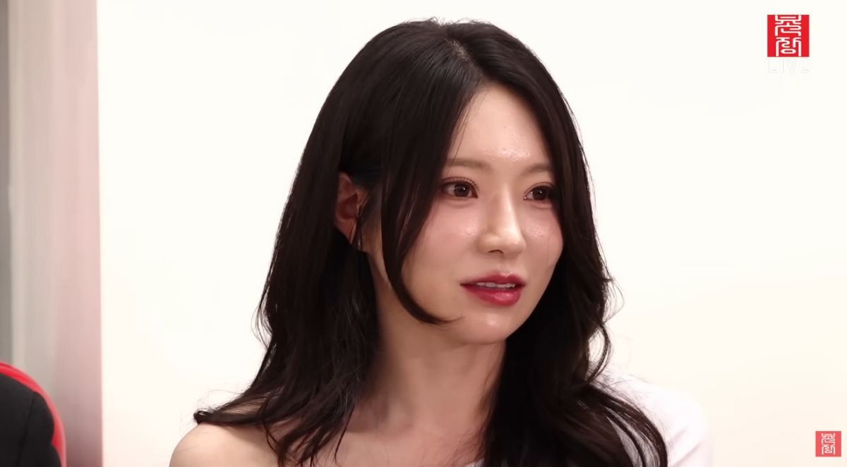 본방송 보고 바로 속눈썹 집어던졌다는 '나는 솔로' 31기 순자. / 유튜브 '촌장엔터테인먼트TV'