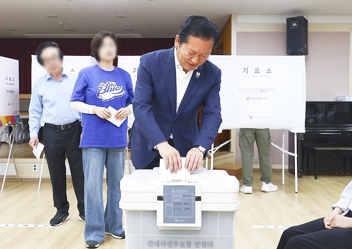 정청래 “주식 계좌 보며 흐뭇하면 기호 1번에 투표해달라”