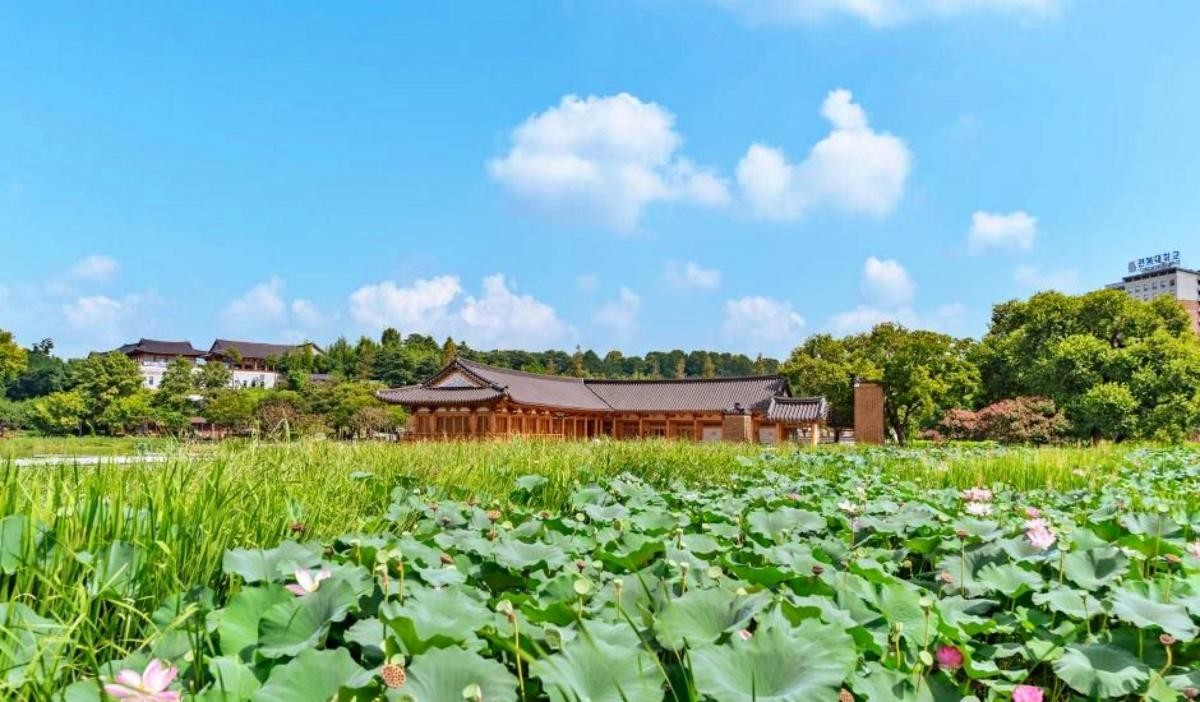 덕진공원   / ⓒ한국관광콘텐츠랩