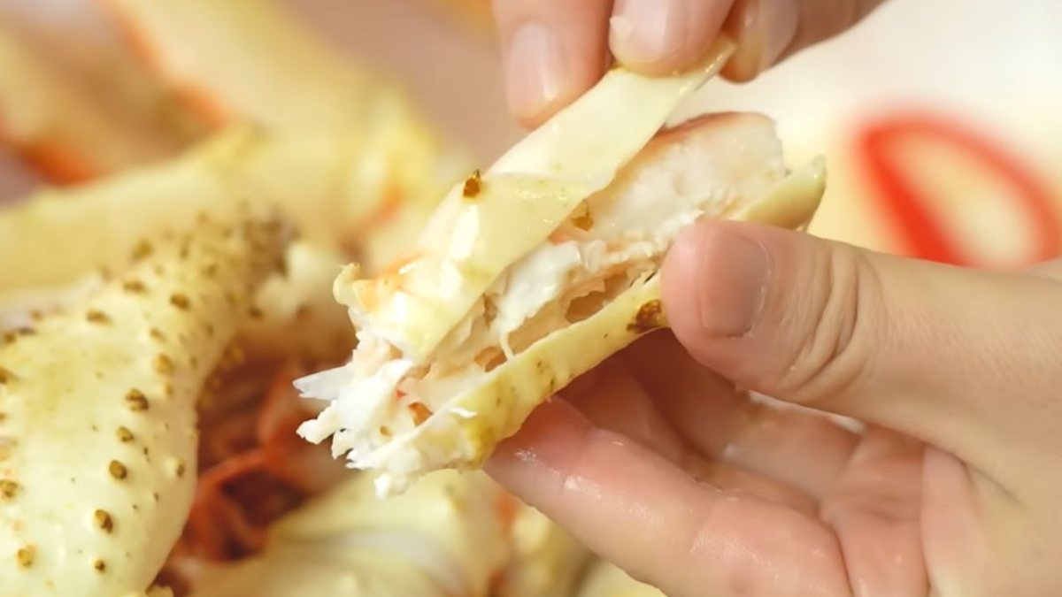 전문가가 인터넷서 반값하는 킹크랩 사 봤더니…수율도 맛도 '대반전'