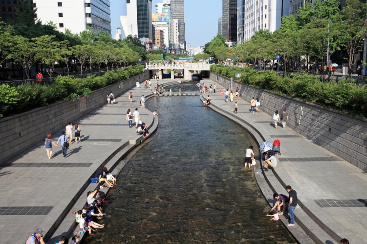 청계천 자료사진. / Johnathan21-shutterstock.com