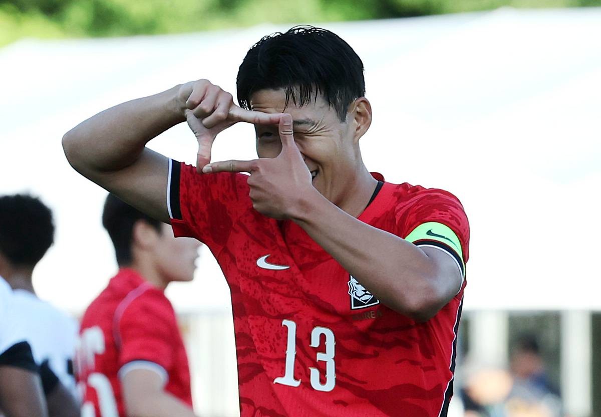 대한민국 축구대표팀 손흥민이 30일(현지시간) 미국 유타주 솔트레이크시티 브리검 영 대학교 BYU 사우스필드 경기장에서 2026 국제축구연맹(FIFA) 북중미 월드컵 앞두고 열린 대한민국과 트리니다드 토바고의 평가전에서 골을 넣고 세리머니를 하고 있다 / 뉴스1