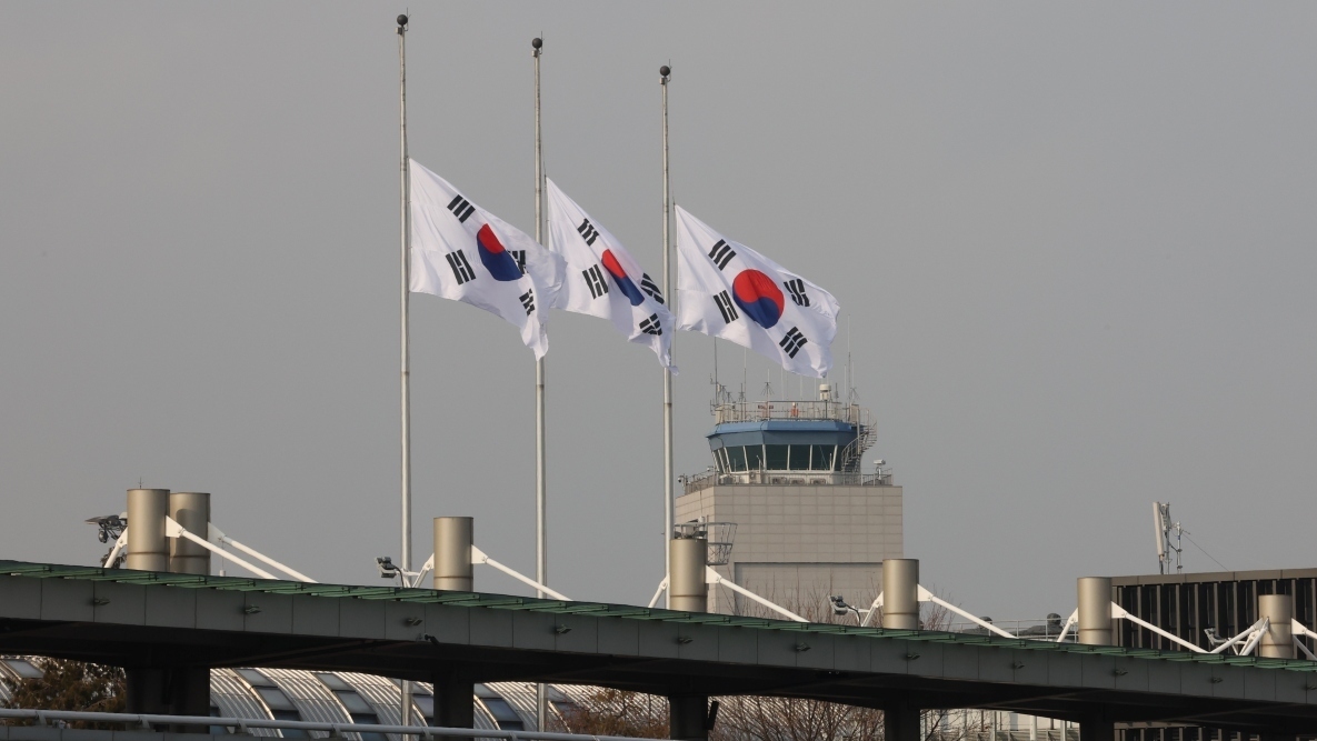 1년에 딱 한 번 '조기 게양'…현충일 태극기 위치·방법은?
