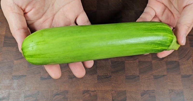 '애호박'을 채 썰어 스팸과 섞어 보세요...가족들이 이제 이것만 찾습니다 