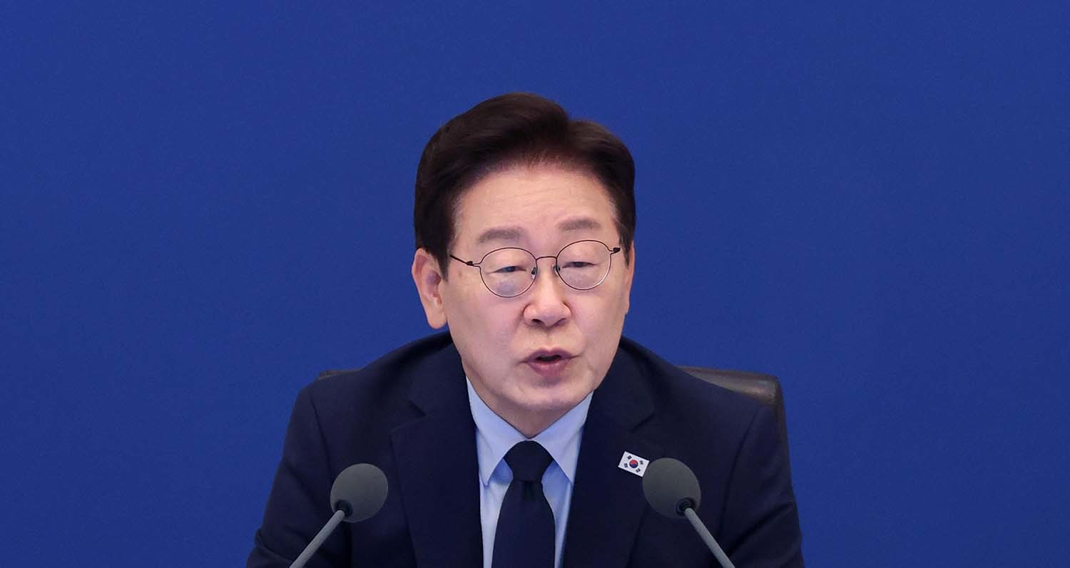 국민 2008명에게 '이 대통령이 국정수행을 잘하고 있나?' 물은 결과