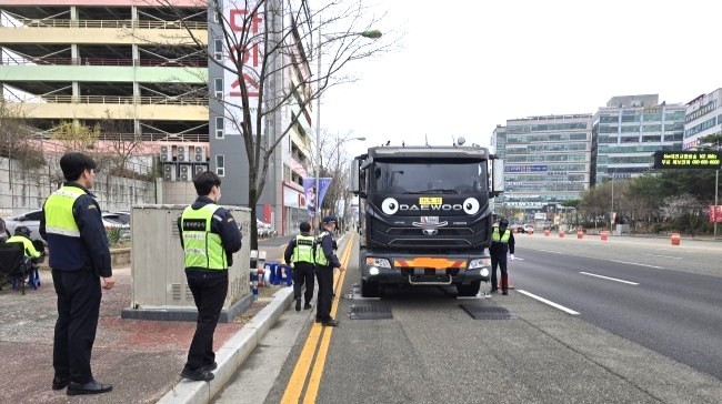 대전시가 이달 1일부터 21일까지 3주간 과적 차량 집중 단속을 실시한다. /사진=대전시