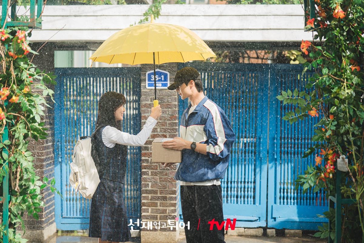 '선재 업고 튀어' 주연 배우 김혜윤과 변우석 / tvN