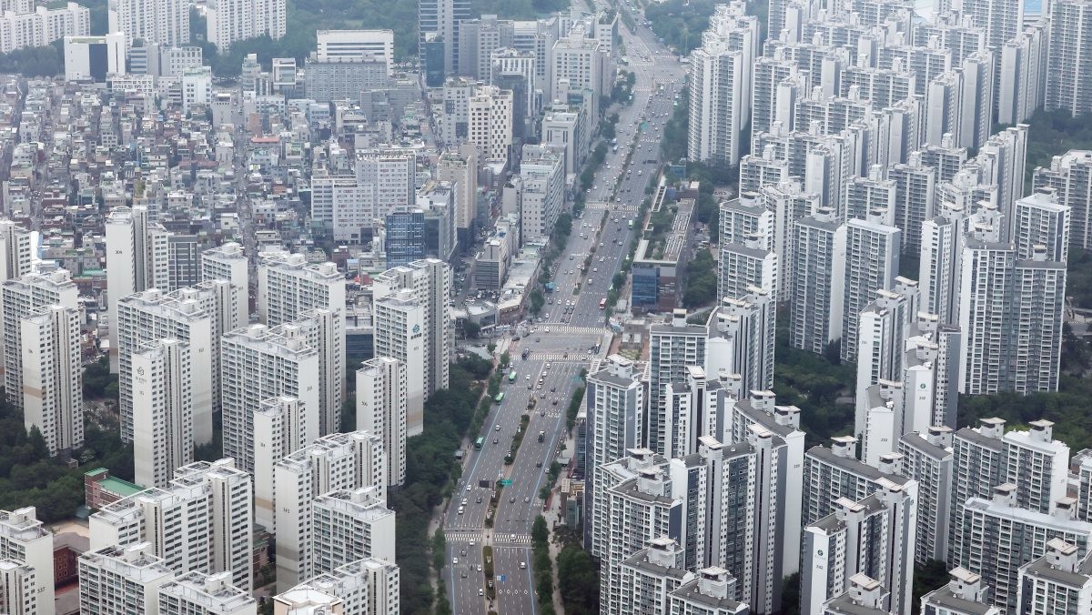 서울 송파구 롯데월드타워 서울스카이에서 바라본 아파트 단지 모습. / 뉴스1