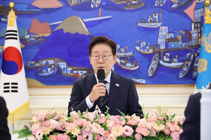 이재명 대통령이 2일 청와대에서 한·아프리카 외교장관회의 참석 대표단을 접견, 발언하고 있다. 2026.6.2/뉴스1