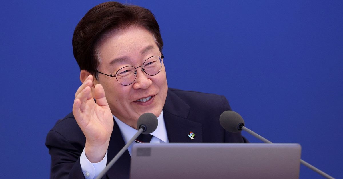 이 대통령 “최악 저질들에게 지배당하지 않기 위해 투표하셨나”