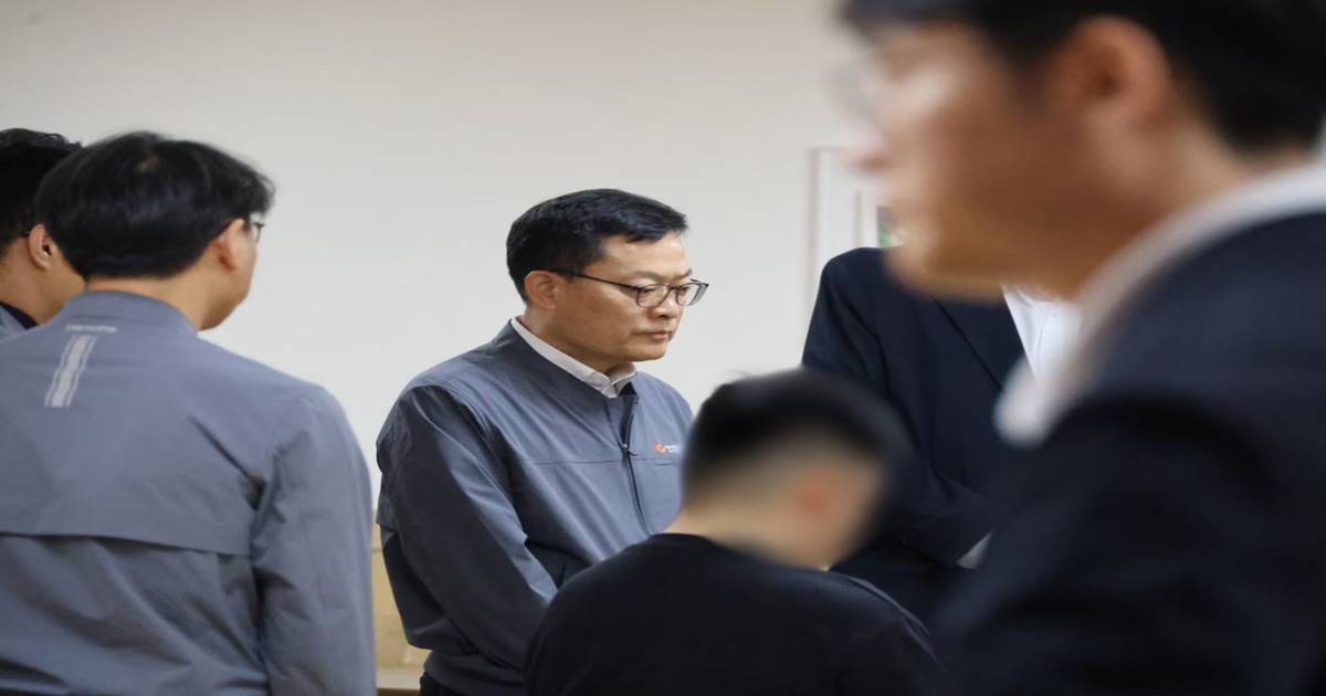 한화에어로 폭발 참사 유족들 오열…“왜 또 같은 사고가 반복됐나”