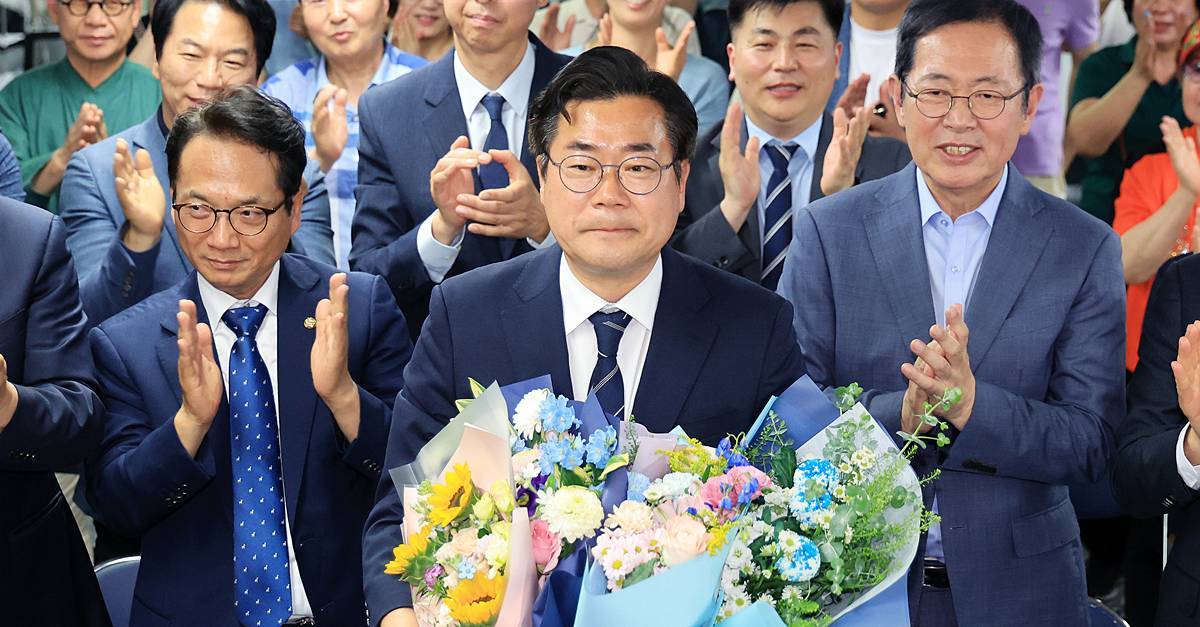 박찬대, 인천시장 당선…유정복 꺾고 민주당 4년 만에 탈환