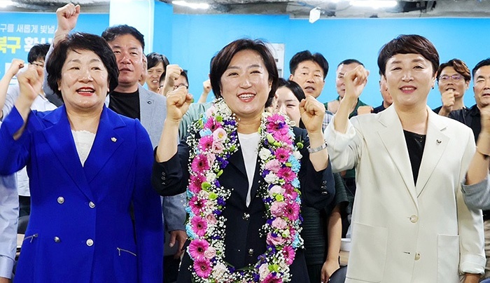 31년 유리천장 깨졌다…신수정, 광주 첫 여성 기초단체장으로 역사를 새로 쓰다