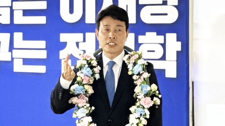 전문학, 52.31% 득표 대전 서구청장 당선