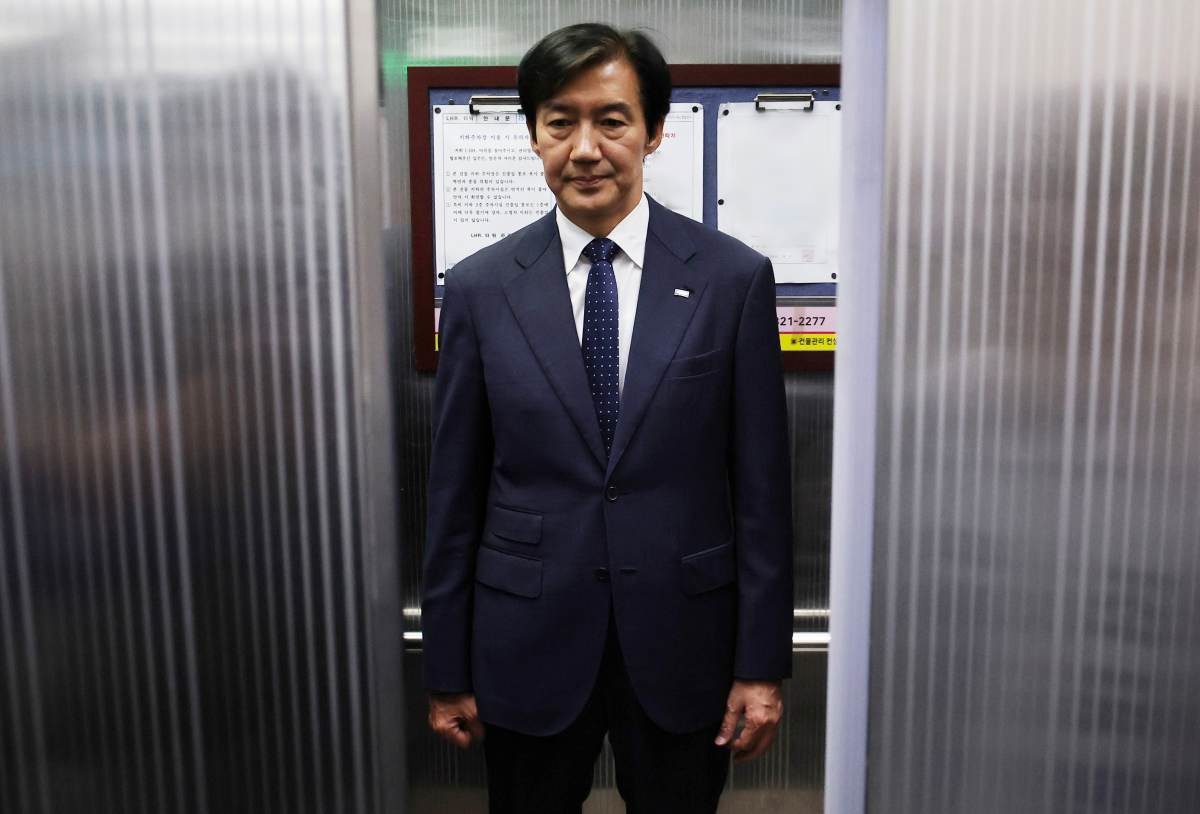 선거사무소 떠나는 조국 조국혁신당 대표. / 뉴스1
