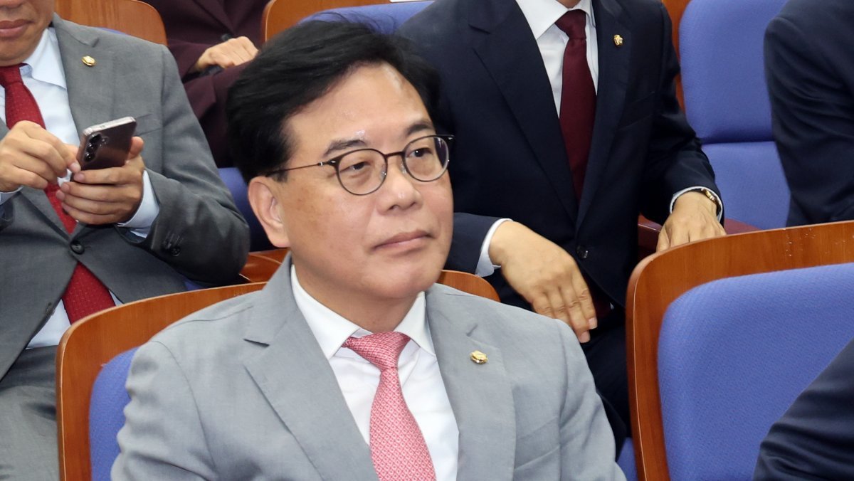 송언석, 국민의힘 원내대표직 조기 사퇴…“엎고 나가고 싶은 생각 들었었다”
