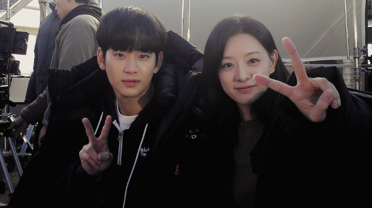 드라마 '눈물의 여왕' 주연 배우 김수현, 김지원 / 김수현 인스타그램