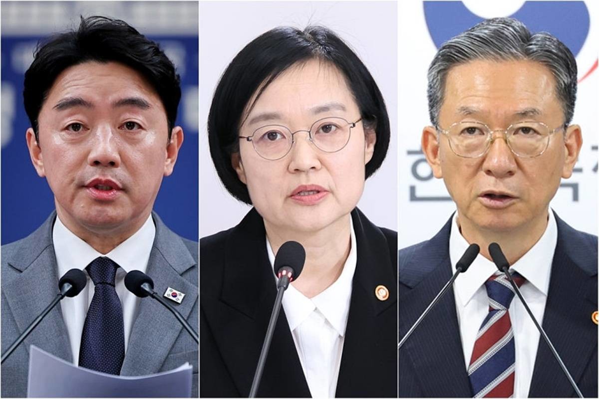 강훈식 대통령 비서실장·한성숙 중소벤처기업부 장관·정성호 법무부 장관 / 연합뉴스