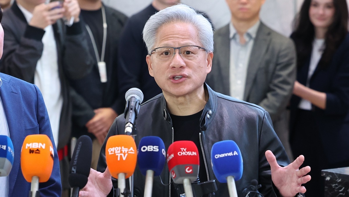  “그녀의 음악 대단히 사랑한다”…젠슨 황이 팬심 드러내며 직접 언급한 'K팝 아티스트'