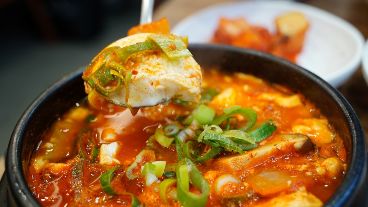 순두부찌개. / Hyung min Choi-shutterstock.com