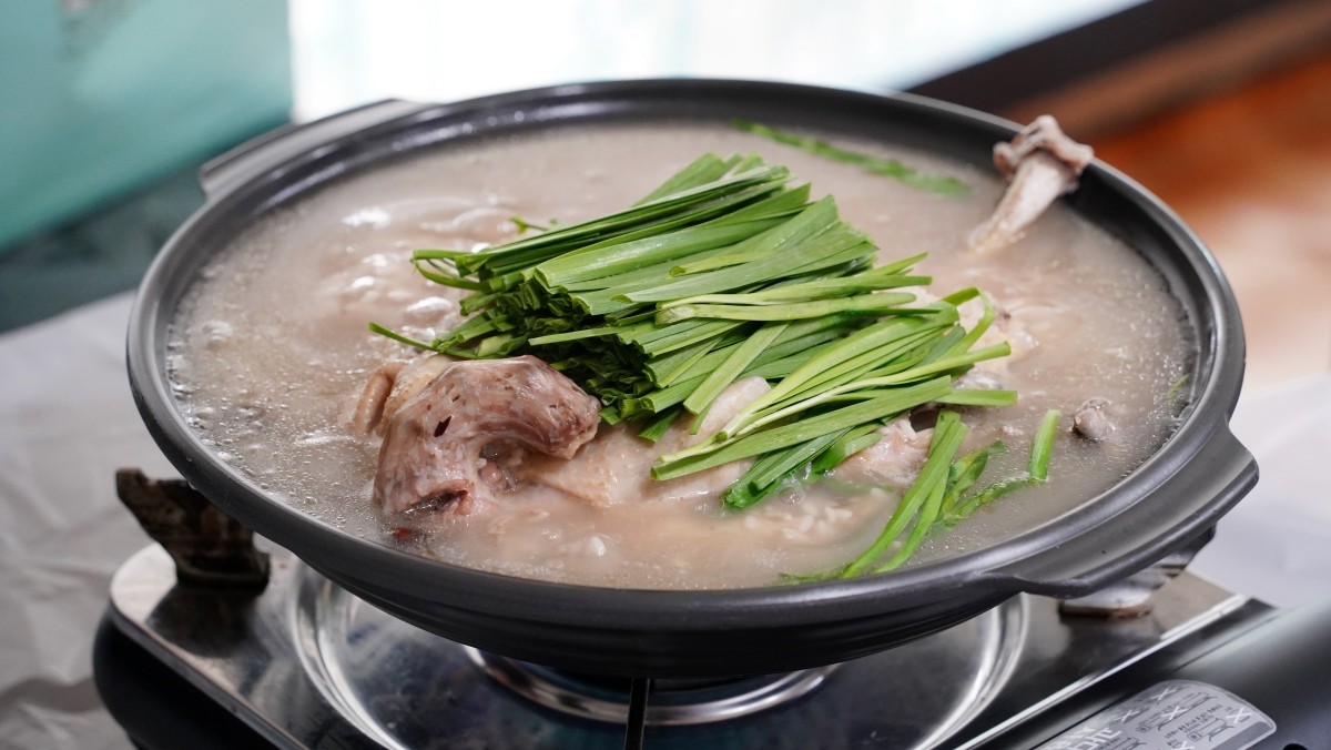 한국식 백숙. / Hyung min Choi-shutterstock.com