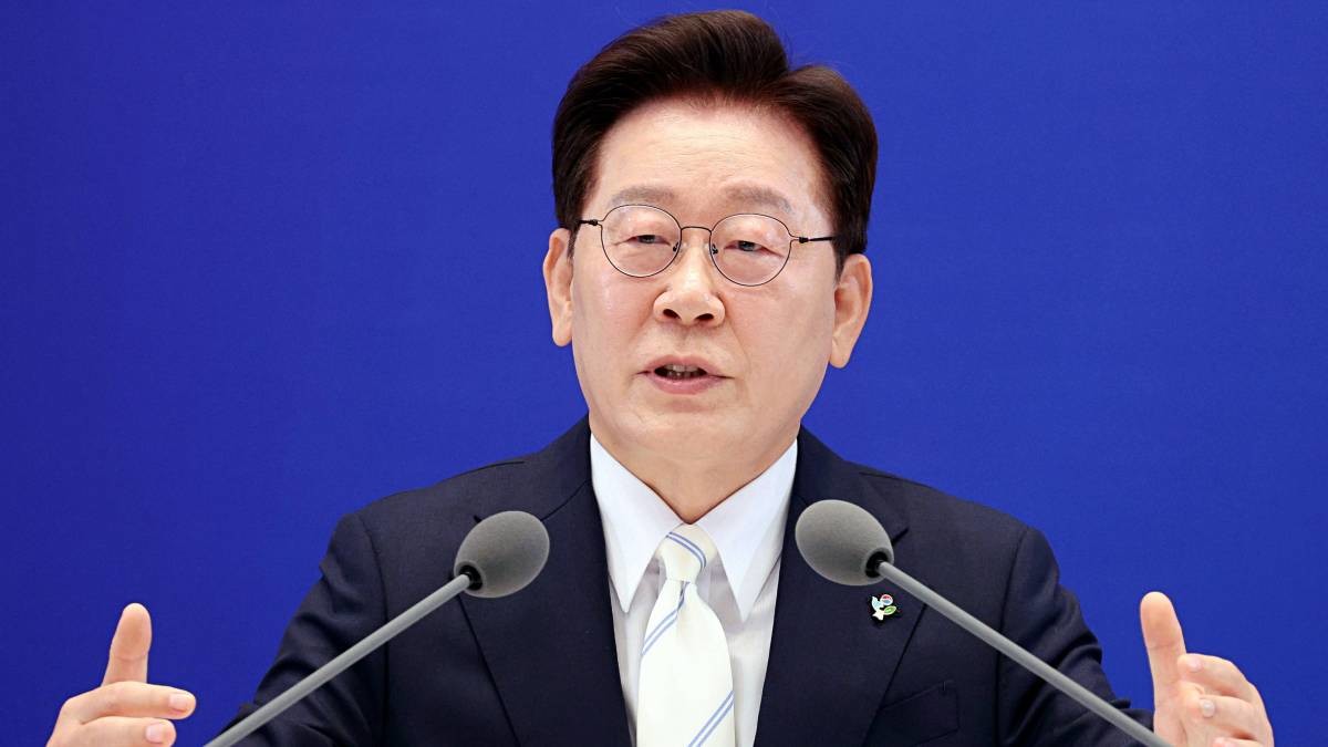 이재명 대통령이 8일 청와대 영빈관에서 열린 취임 1주년 기자회견에서 취재진 질문에 답변하고 있다. / 뉴스1
