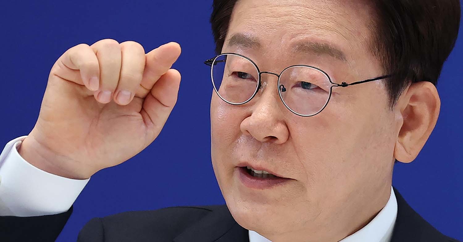 이 대통령, 취임 1주년 기자회견서 사실상 정청래에게 직격탄