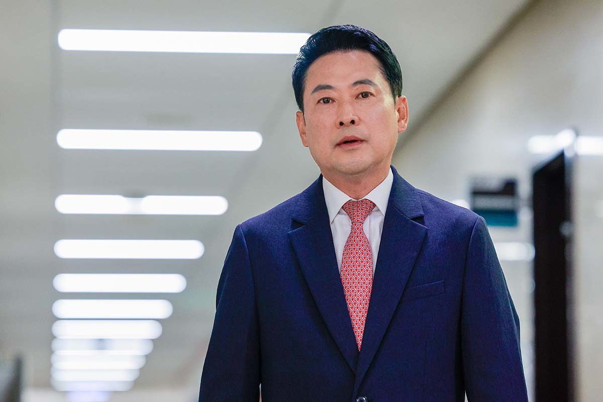장동혁 국민의힘 대표가 9일 오전 서울 여의도 국회에서 현안 관련 기자회견을 하기 위해 입장하고 있다. / 뉴스1