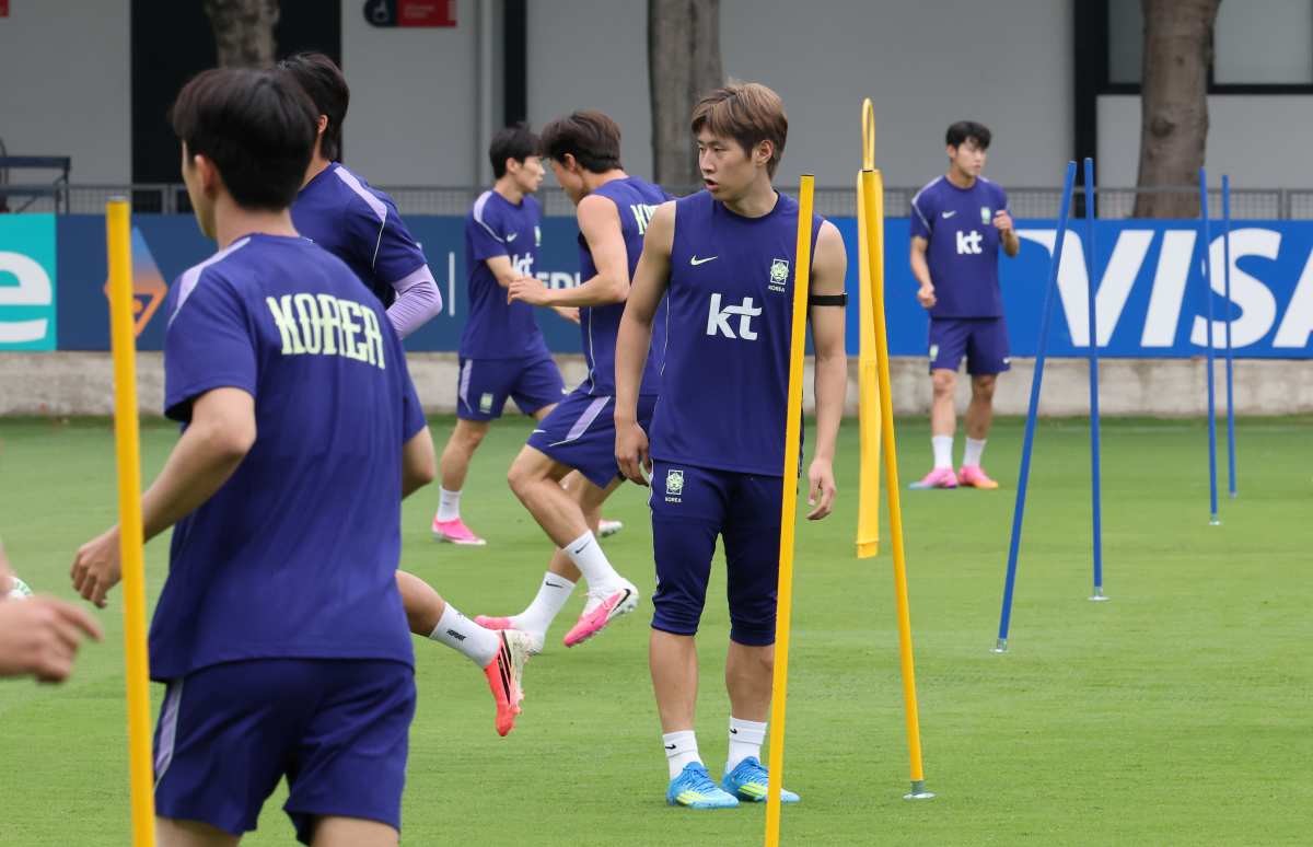 대한민국 축구대표팀이 훈련하고 있는 모습 / 뉴스1