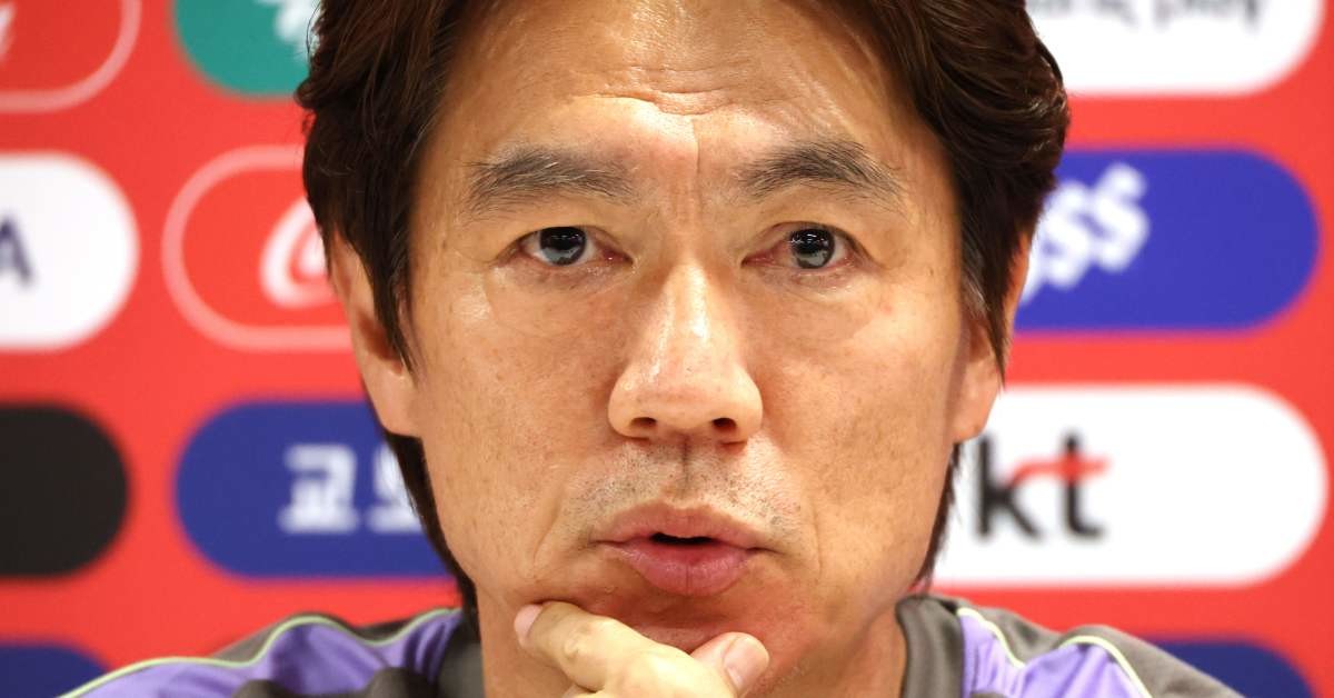 2026 북중미 월드컵에 출전하는 축구 국가대표팀의 홍명보 감독이 지난 6일(현지 시각) 베이스캠프 훈련장인 멕시코 과달라하라 치바스 바예 베르데에서 공식 훈련에 앞서 기자회견을 하고 있다 . / 연합뉴스