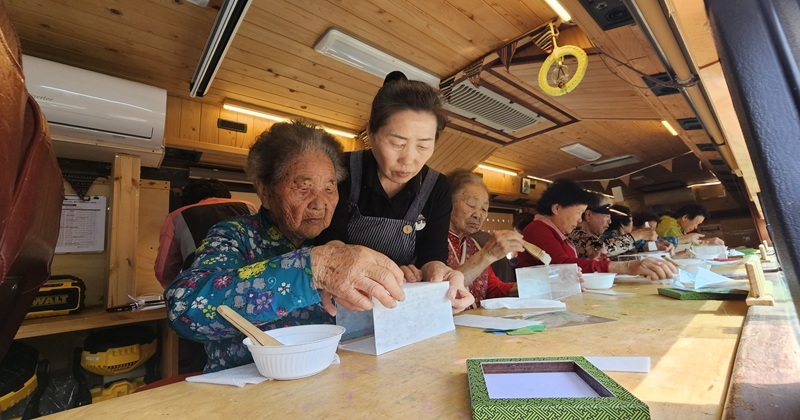 전국 유일 “달리는 모두배움터”로 배움이 찾아간다