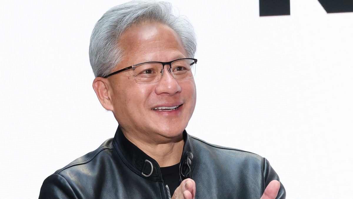 “살면서 반드시..” 젠슨 황 CEO가 젊은 시절 식당에서 설거지하며 깨달은 '인생 진리' 1가지 