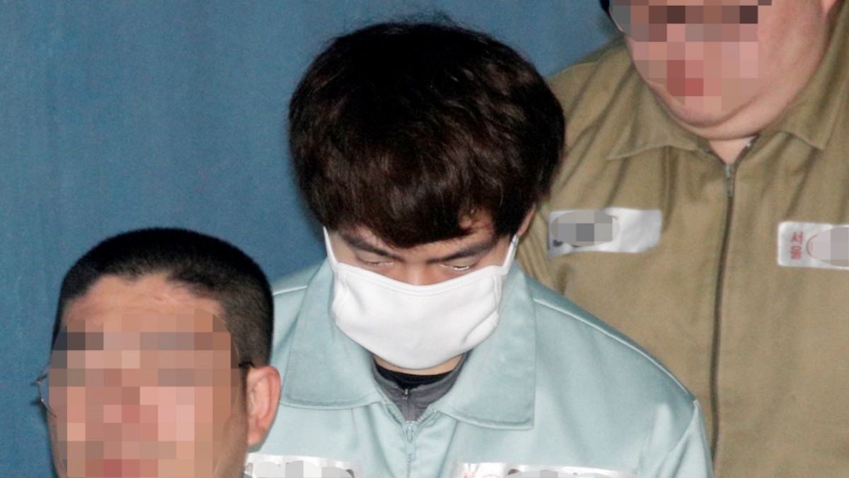 배우 손승원이 2019년 서울 서초구 중앙지방법원에서 열린 도로교통법위반 등 공판기일에 출석하고 있다. / 뉴스1