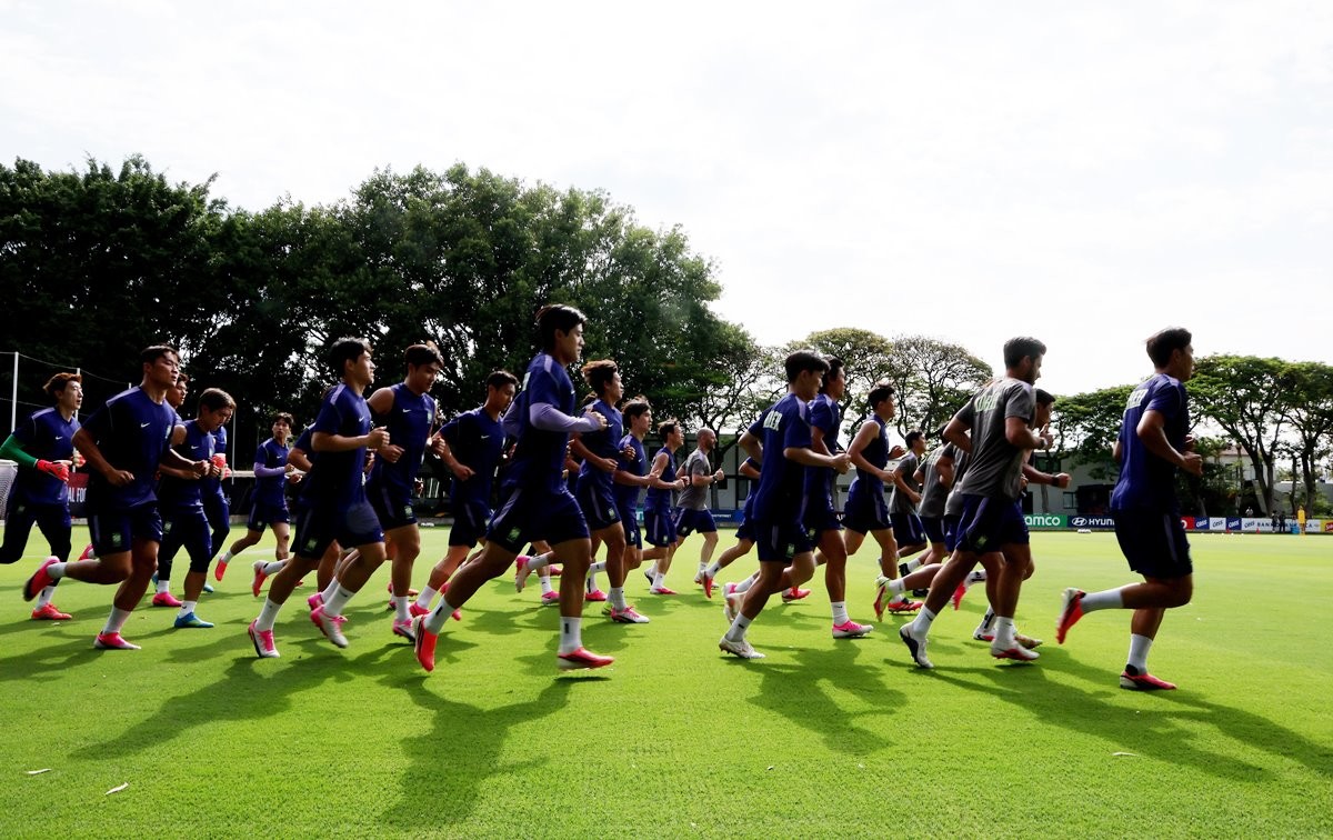 2026 북중미 월드컵에 출전하는 대한민국 축구 국가대표팀 선수들이 10일(현지 시각) 멕시코 과달라하라 인근 사포판에 위치한 치바스 바예 베르데에서 훈련을 하고 있다. 자료 사진. 박지성은 후배 태극전사들에게 '월드컵이라는 무대 자체가 한국 축구에 상당한 영향을 줄 수 있는 무대'라며 '많은 사람이 좋은 멤버를 가지고 있다고 평가하는 만큼, 다치지 말고 첫 경기 잘 준비해서 치른다면 충분히 우리가 원하는 결과도 끌어낼 수 있다고 본다'라고 말했다. / 뉴스1