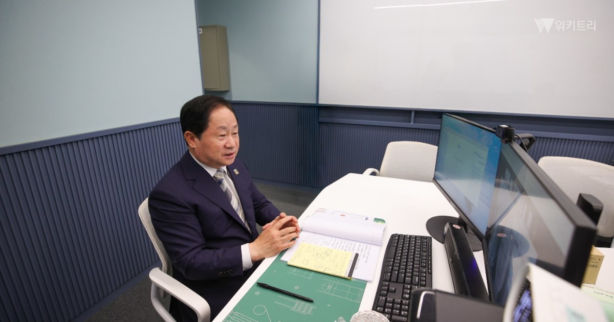 2026. 4. 20. 아동친화도시 인증 대면심의에 참여 중인 주광덕 시장