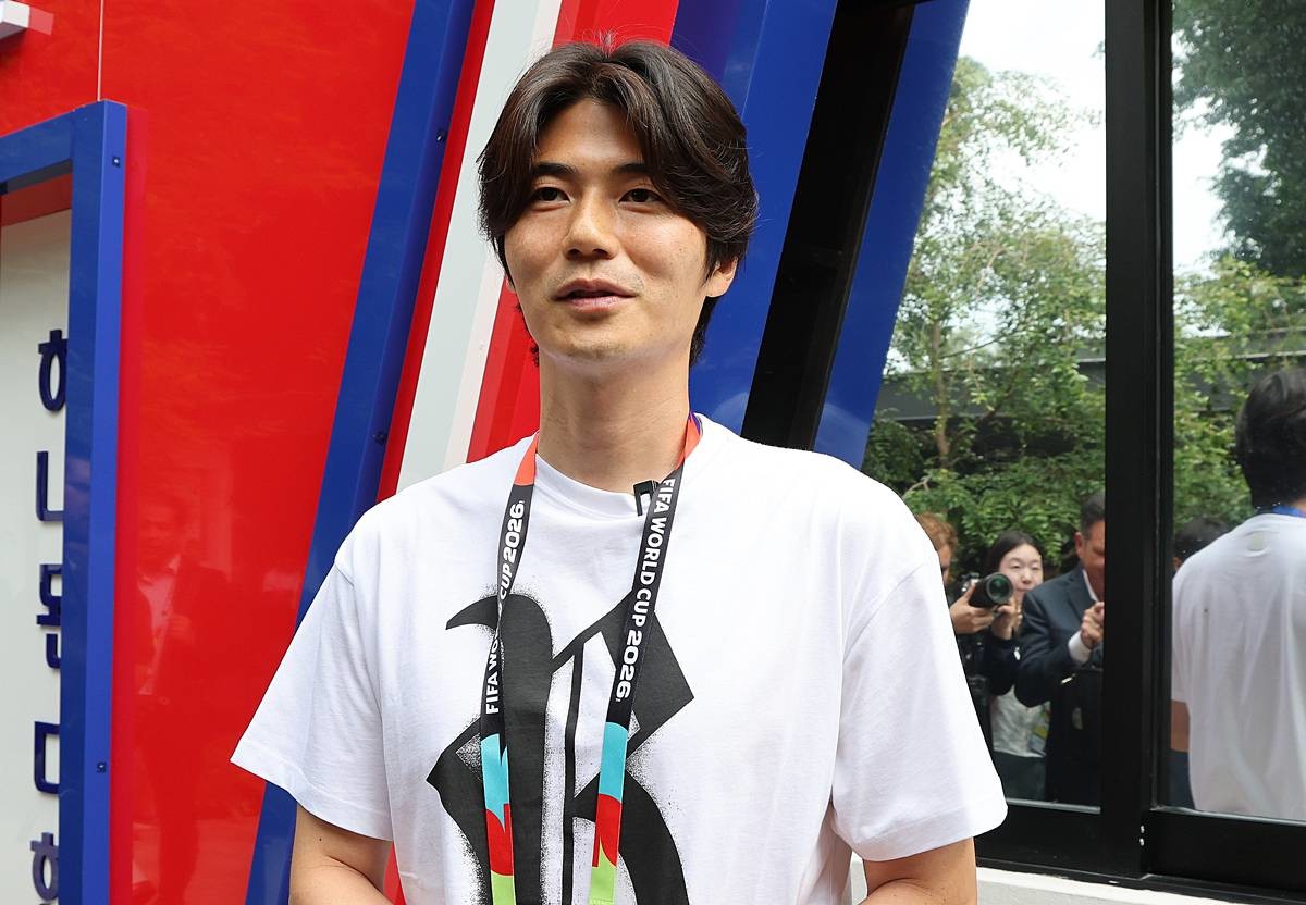 기성용이 10일(현지시간) 멕시코 과달라하라 인근 사포판에 위치한 2026 북중미 월드컵 대한민국 축구 국가대표팀 훈련장인 '치바스 바예 베르데'에서 취재진의 질문에 답하고 있다 / 뉴스1