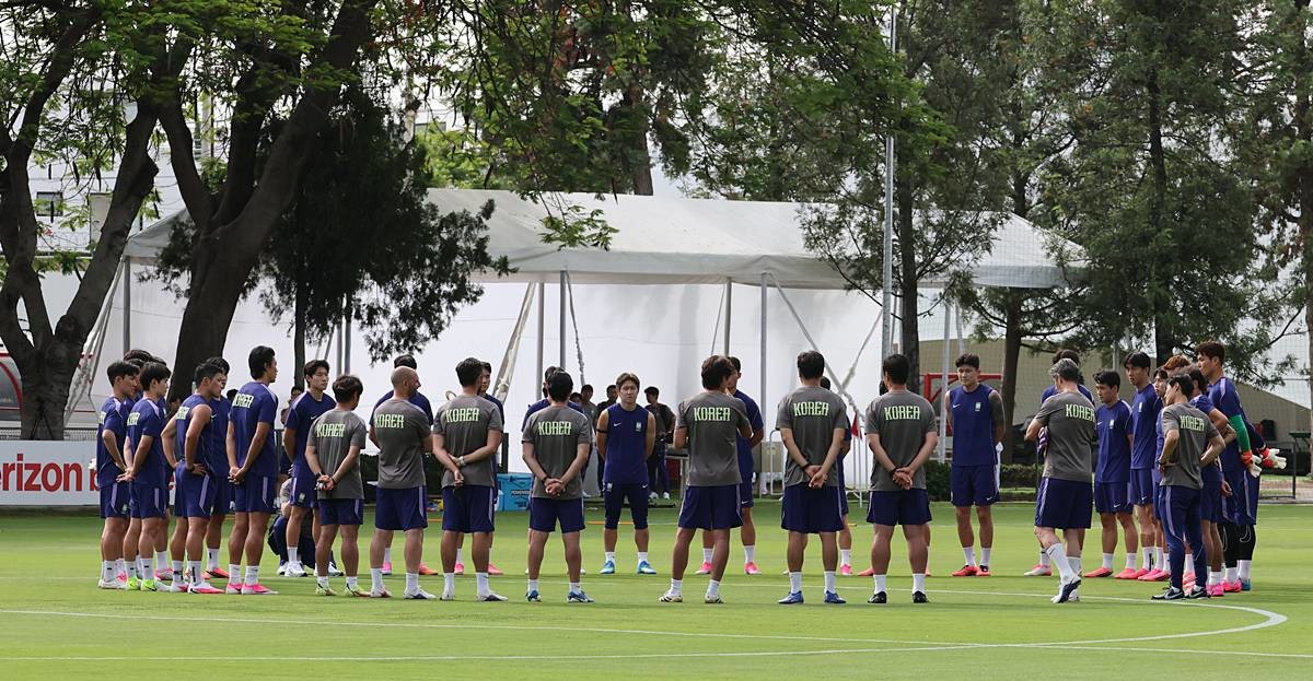 2026 북중미 월드컵에 출전하는 대한민국 축구 국가대표팀 선수들이 10일(현지시간) 멕시코 과달라하라 인근 사포판에 위치한 치바스 바예 베르데에서 훈련을 하고 있다 / 뉴스1
