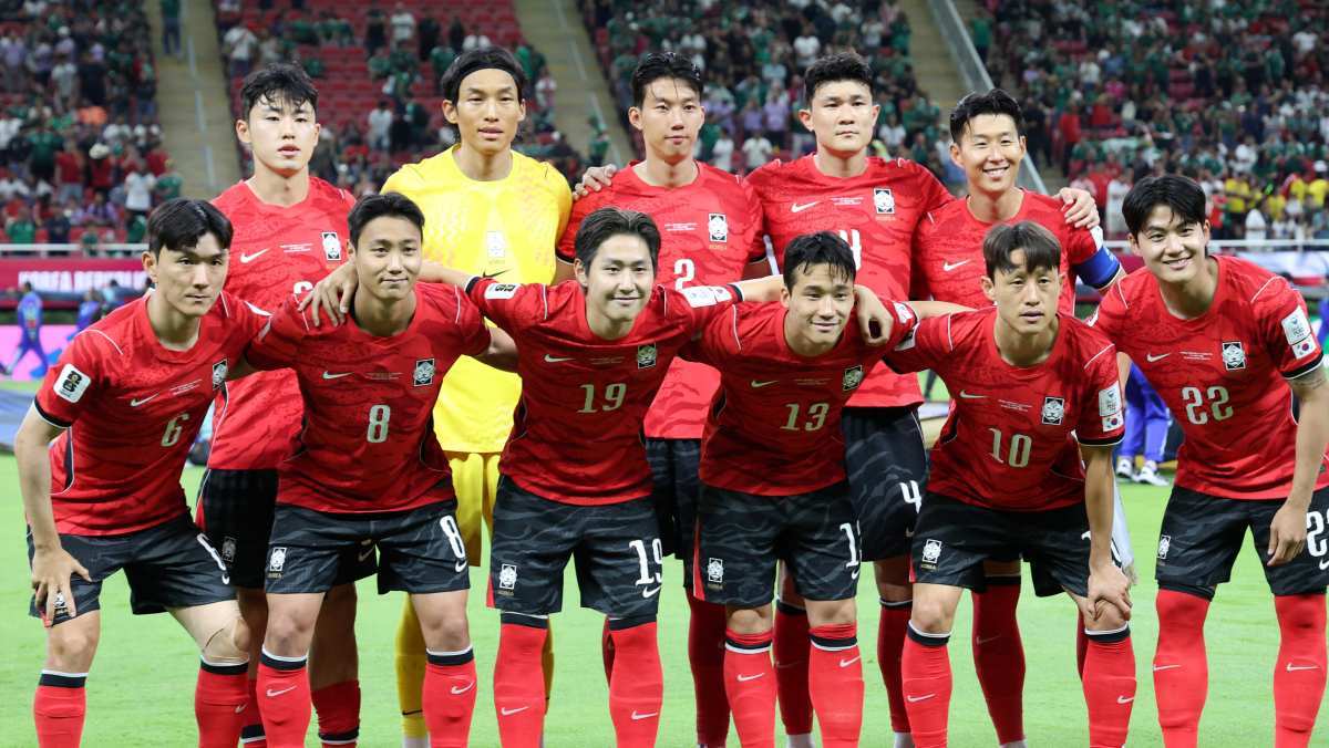 평일 오전 삼킨 '붉은 악마'… 치지직 294만 명 접속·광화문 연차 인파 인산인해