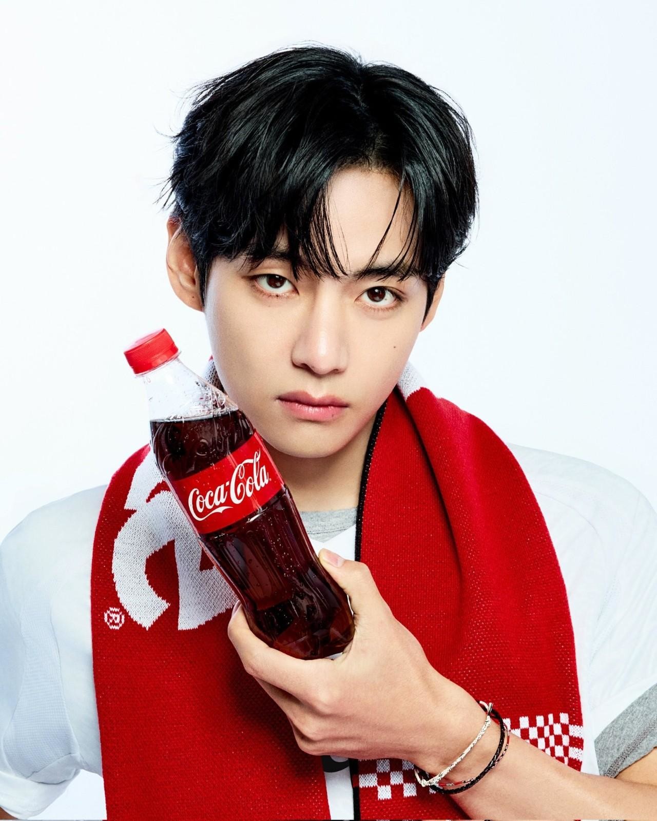 BTS V's New Coca-Cola World Cup Advertisements Launch Across 10 Asian Countries / Coca-Cola Korea