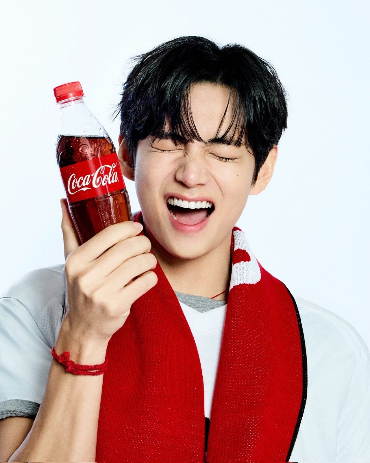 BTS V's New Coca-Cola World Cup Advertisements Launch Across 10 Asian Countries / Coca-Cola Korea