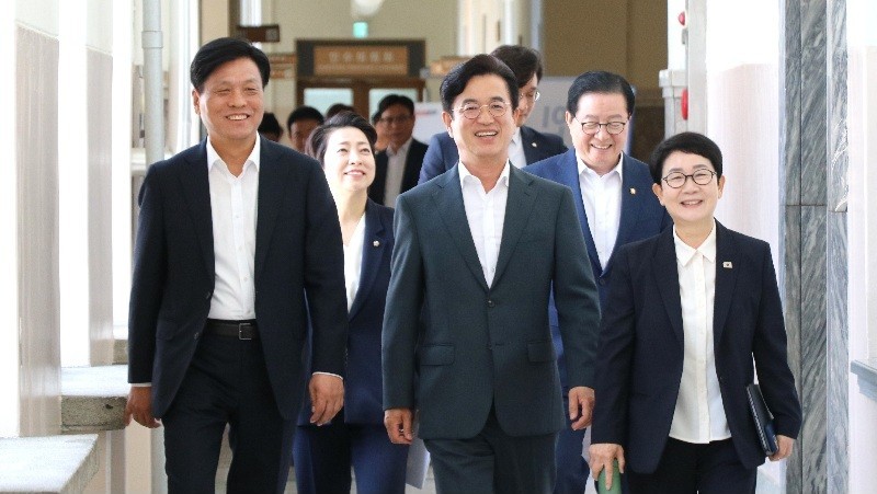 허태정 첫 당정회의…“이장우 4년 점검, 대전 100년 준비” 