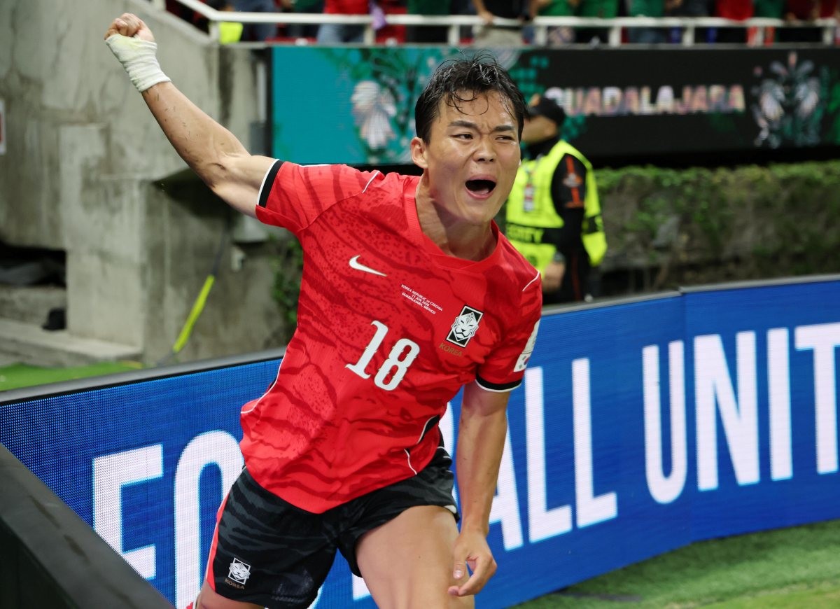 대한민국 축구국가대표팀 오현규가 지난 11일(현지 시각) 멕시코 할리스코주 사포판 과달라하라 스타디움에서 열린 2026 북중미 월드컵 A조 조별리그 1차전 대한민국과 체코의 경기에서 역전골을 넣고 환호하고 있는 모습. / 뉴스1