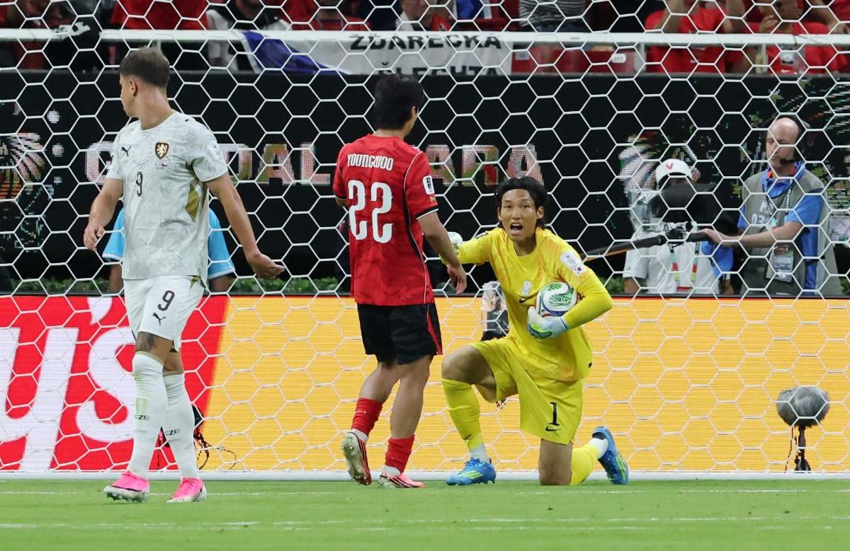 대한민국 축구국가대표팀 김승규가 12일 멕시코 할리스코주 사포판 과달라하라 스타디움에서 열린 2026 북중미 월드컵 A조 조별리그 1차전 대한민국과 체코 경기에서 슈팅을 막아내고 있다. / 뉴스1
