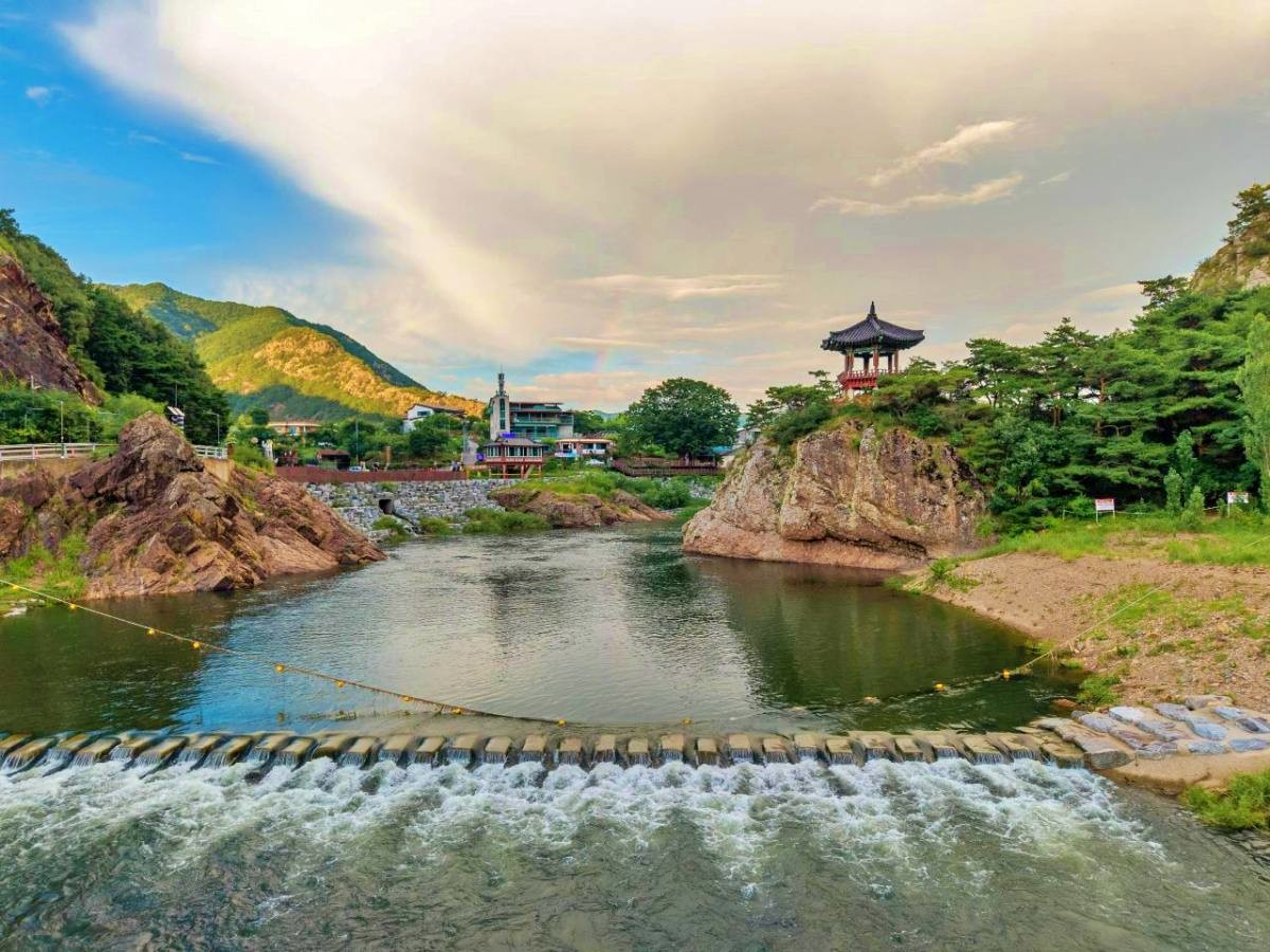 월류봉 / 한국관광공사(촬영 : 이효직)