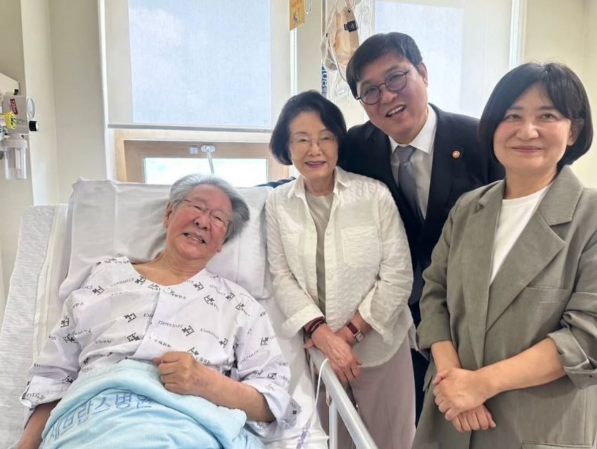 최휘영 문화체육관광부 장관이 게시한 배우 최불암과의 사진. / 최휘영 문화체육관광부 장관 인스타그램