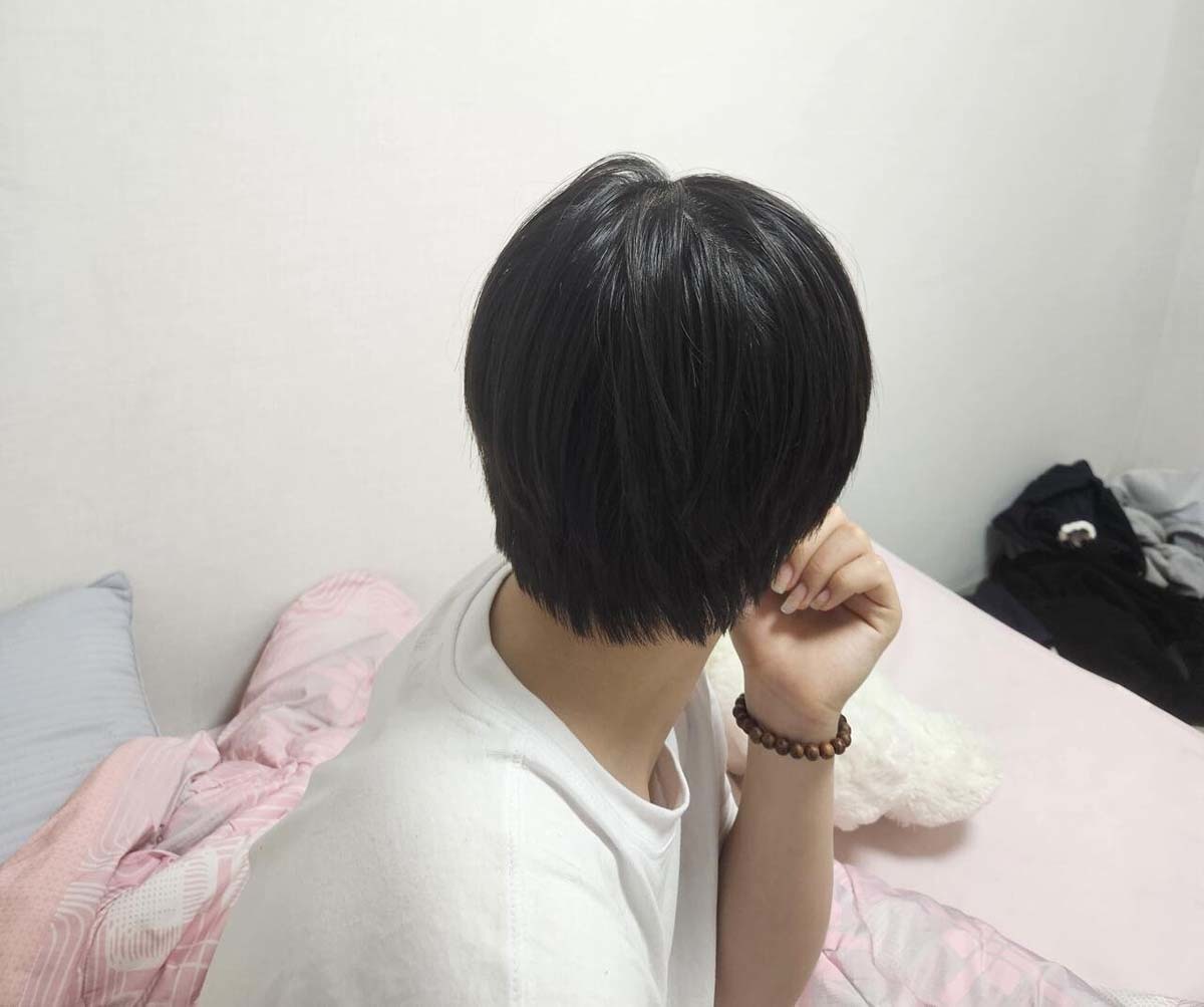 'PC방 난동 여중생' 부모, 머리 자른 딸 사진 공개 “빡빡 밀지 못해 죄송”