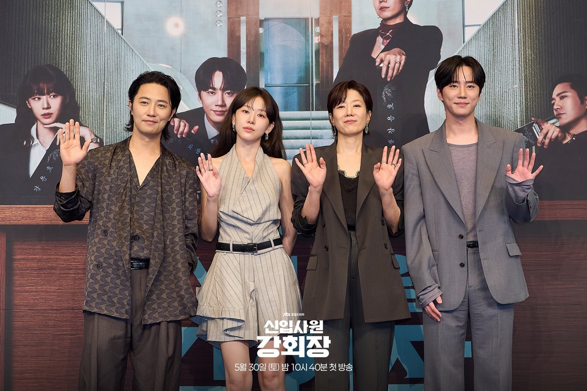 '신입사원 강회장'에 출연하는 배우 진구, 이주명, 전혜진, 이준영 / JTBC