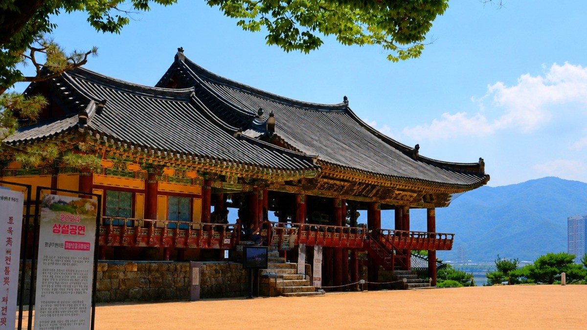 영남루. / 밀양시 공식 블로그, AI